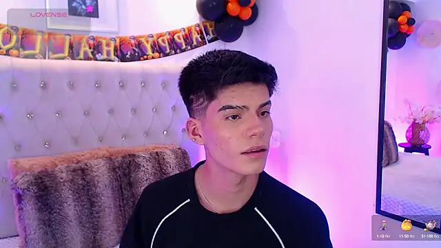 Dulcey  online show from October 13, 2025, 8:58 am