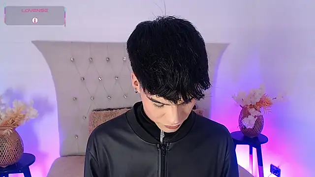 Dulcey  online show from January 13, 2026, 5:13 am