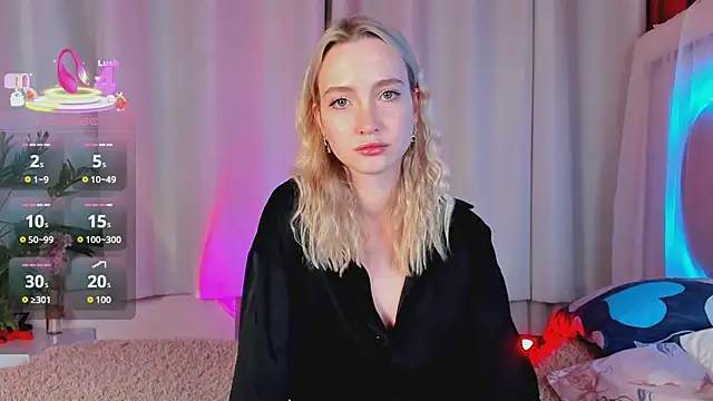 Snapshot of EllaBloom chatting on February 9, 2026, 1:48 pm EllaBloom online show from February 9, 2026, 1:48 pm