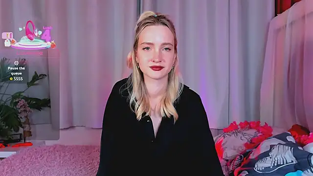 Snapshot of EllaBloom chatting on February 16, 2026, 1:40 pm EllaBloom online show from February 16, 2026, 1:40 pm