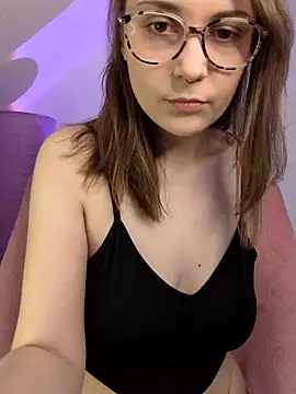 ox Tricia online show from December 22, 2025, 2:03 pm