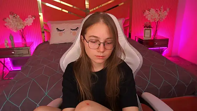 Snapshot of ArrinaWairr chatting on October 3, 2025, 7:49 am ArrinaWairr online show from October 3, 2025, 7:49 am