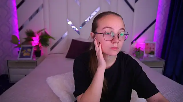 Snapshot of ArrinaWairr chatting on October 16, 2025, 7:20 am ArrinaWairr online show from October 16, 2025, 7:20 am