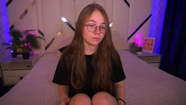 Snapshot of ArrinaWairr chatting on November 3, 2025, 8:48 am ArrinaWairr online show from November 3, 2025, 8:48 am