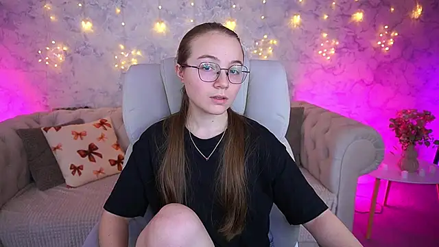 ArrinaWairr online show from April 1, 2026, 6:47 am