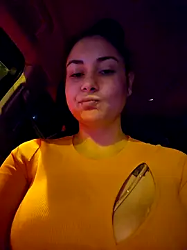 Snapshot of SaraViss20 chatting on October 9, 2025, 8:07 pm SaraViss20 online show from October 9, 2025, 8:07 pm