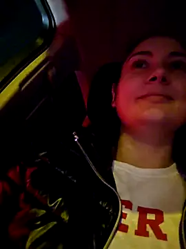 Snapshot of SaraViss20 chatting on November 19, 2025, 7:47 pm SaraViss20 online show from November 19, 2025, 7:47 pm