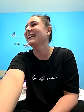 SaraViss20 online show from February 21, 2026, 8:43 pm