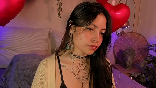 Snapshot of anne_dh chatting on February 15, 2026, 9:33 pm anne dh online show from February 15, 2026, 9:33 pm