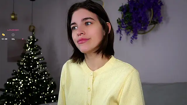 EleneButton online show from December 22, 2025, 1:02 am