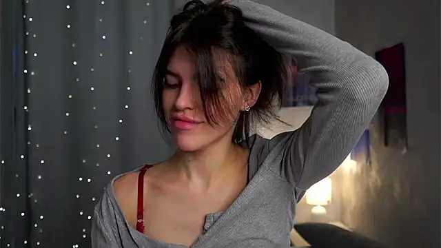 EleneButton online show from February 14, 2026, 1:02 am