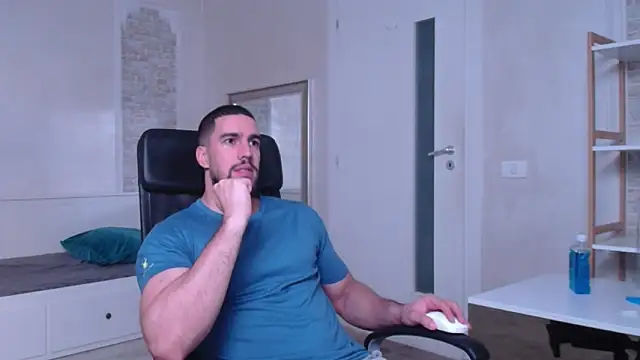 Snapshot of IvanHydee chatting on September 18, 2025, 4:36 am IvanHydee online show from September 18, 2025, 4:36 am