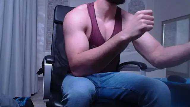 IvanHydee online show from October 6, 2025, 4:43 am