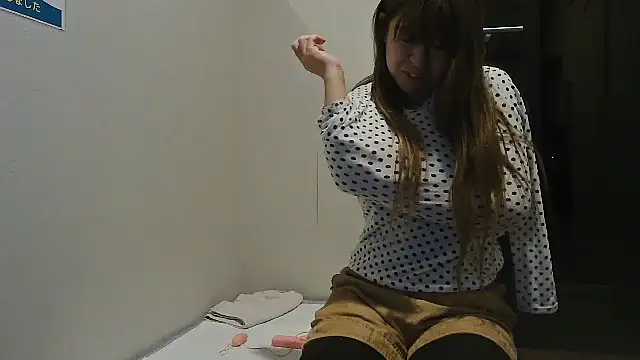 Snapshot of SAKI_saki_01 chatting on December 4, 2025, 11:19 am SAKI saki 01 online show from December 4, 2025, 11:19 am