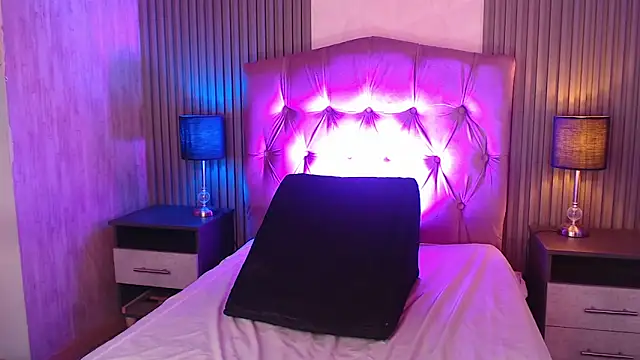 Bonnali lune online show from February 12, 2026, 7:42 pm