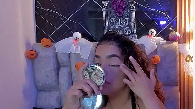 roxanne dl online show from October 28, 2025, 12:09 pm