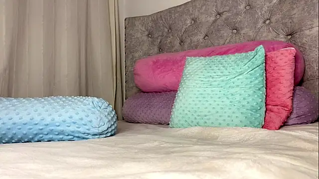 Gabrielatafur online show from April 18, 2026, 3:10 am