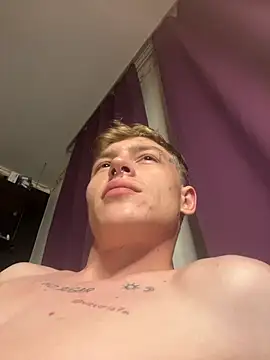 Snapshot of callmealexthx chatting on September 27, 2025, 4:45 pm callmealexthx online show from September 27, 2025, 4:45 pm