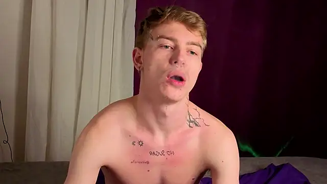 Snapshot of callmealexthx chatting on October 17, 2025, 9:17 pm callmealexthx online show from October 17, 2025, 9:17 pm