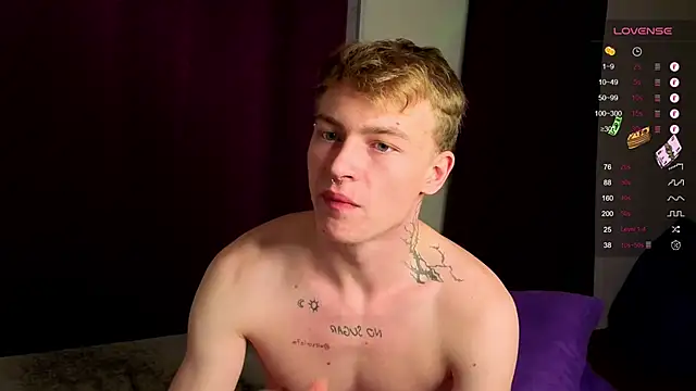 Snapshot of callmealexthx chatting on October 20, 2025, 4:35 am callmealexthx online show from October 20, 2025, 4:35 am