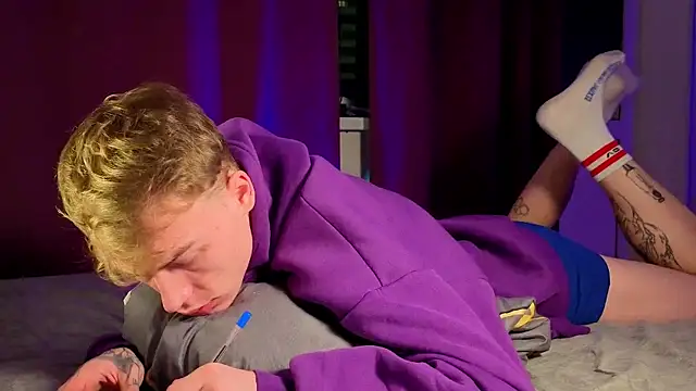 Snapshot of callmealexthx chatting on December 15, 2025, 5:39 pm callmealexthx online show from December 15, 2025, 5:39 pm