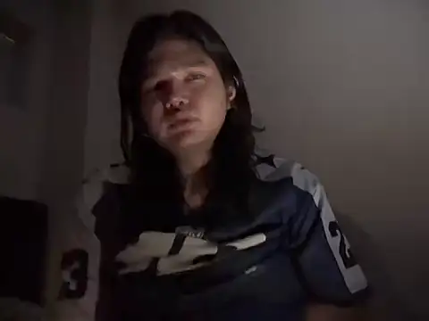 Snapshot of LeanneBettina chatting on November 24, 2025, 1:44 pm LeanneBettina online show from November 24, 2025, 1:44 pm