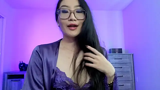 Snapshot of Aliciaz3 chatting on September 18, 2025, 10:56 pm Aliciaz3 online show from September 18, 2025, 10:56 pm