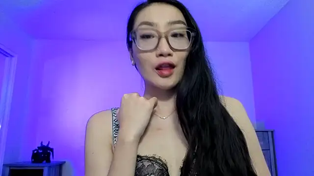 Snapshot of Aliciaz3 chatting on October 1, 2025, 5:08 pm Aliciaz3 online show from October 1, 2025, 5:08 pm