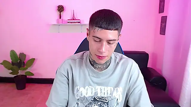 Snapshot of setthomas chatting on September 30, 2025, 2:44 pm setthomas online show from September 30, 2025, 2:44 pm