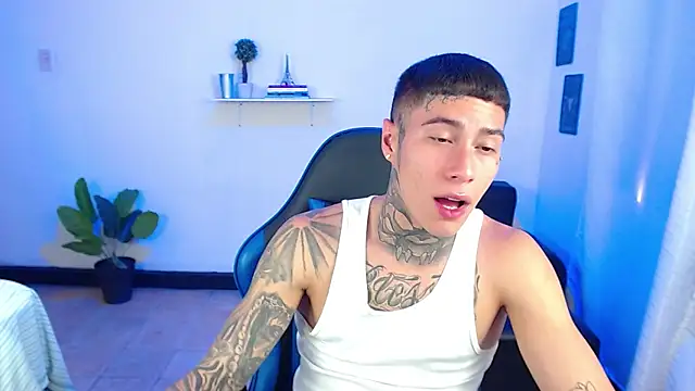 Snapshot of setthomas chatting on October 6, 2025, 2:25 pm setthomas online show from October 6, 2025, 2:25 pm