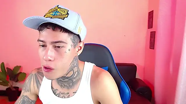 Snapshot of setthomas chatting on October 7, 2025, 2:36 pm setthomas online show from October 7, 2025, 2:36 pm