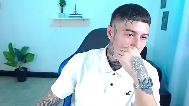 Snapshot of setthomas chatting on October 8, 2025, 2:25 pm setthomas online show from October 8, 2025, 2:25 pm