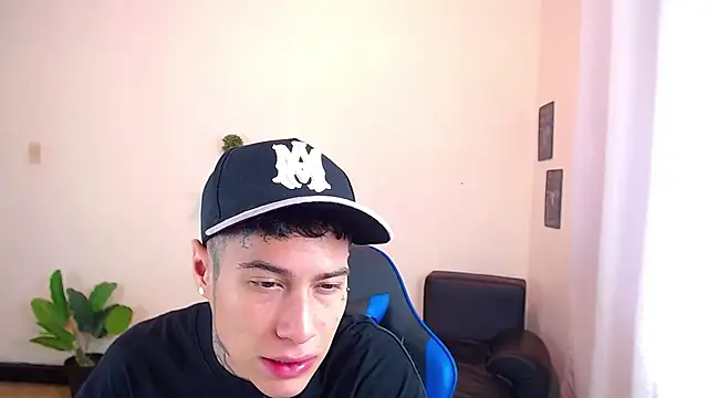 Snapshot of setthomas chatting on October 14, 2025, 2:51 pm setthomas online show from October 14, 2025, 2:51 pm