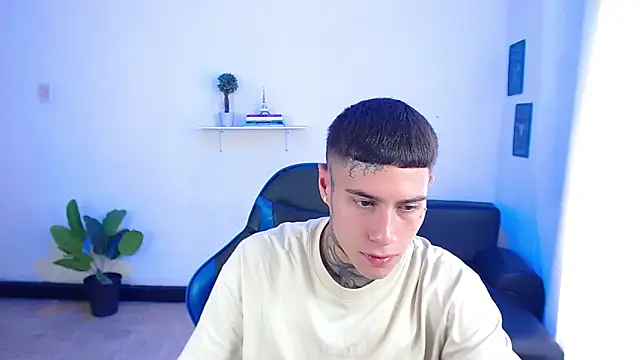 Snapshot of setthomas chatting on October 23, 2025, 3:22 pm setthomas online show from October 23, 2025, 3:22 pm