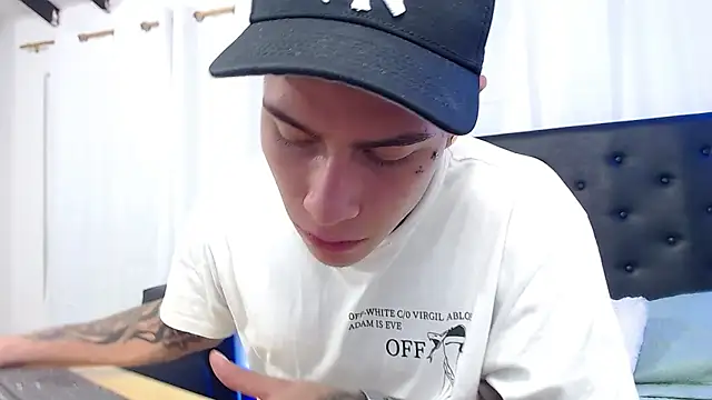 Snapshot of setthomas chatting on November 4, 2025, 2:16 pm setthomas online show from November 4, 2025, 2:16 pm