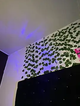 Liawood1 online show from September 17, 2025, 10:11 pm