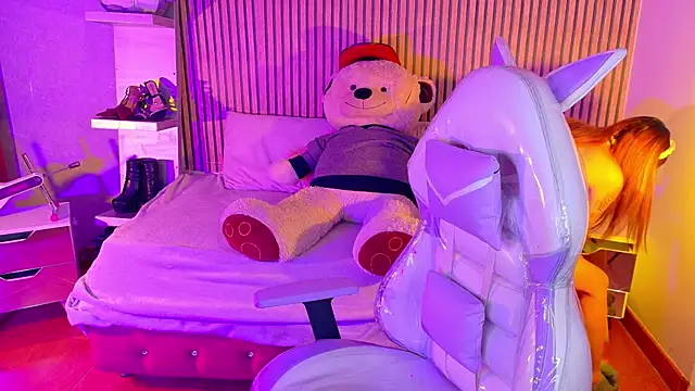  aitana 001 online show from December 18, 2025, 7:42 pm