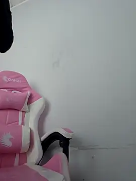 Snapshot of Miss_Pompitas23 chatting on September 24, 2025, 8:45 pm Miss Pompitas23 online show from September 24, 2025, 8:45 pm