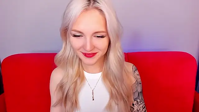 LisaFoxyMe online show from October 3, 2025, 9:28 am