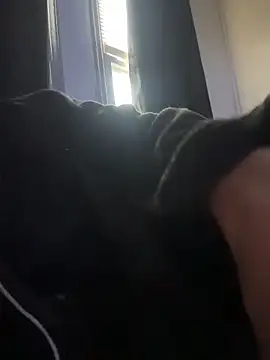 makeyoucum1716 online show from November 12, 2025, 1:33 pm