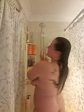 RosieMilff online show from November 6, 2025, 6:53 pm