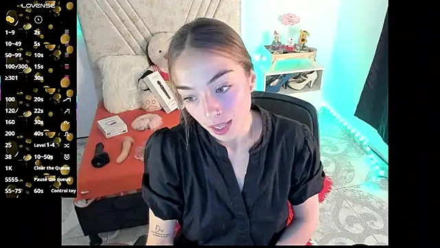 Snapshot of Mia_Victoria22 chatting on July 5, 2026, 2:29 am Mia Victoria22 online show from July 5, 2026, 2:29 am