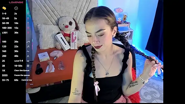 Snapshot of Mia_Victoria22 chatting on July 15, 2026, 6:02 pm Mia Victoria22 online show from July 15, 2026, 6:02 pm