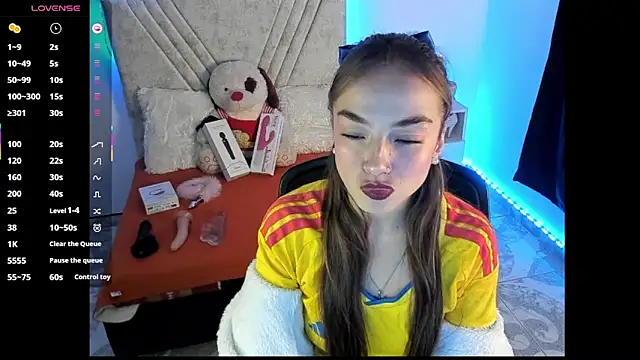 Snapshot of Mia_Victoria22 chatting on July 21, 2026, 2:25 am Mia Victoria22 online show from July 21, 2026, 2:25 am