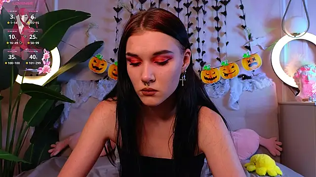 JenniferSullivan online show from November 1, 2025, 9:28 pm