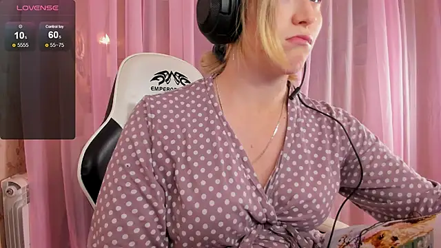 Snapshot of Anabel-Candy chatting on October 10, 2025, 5:56 pm Anabel-Candy online show from October 10, 2025, 5:56 pm