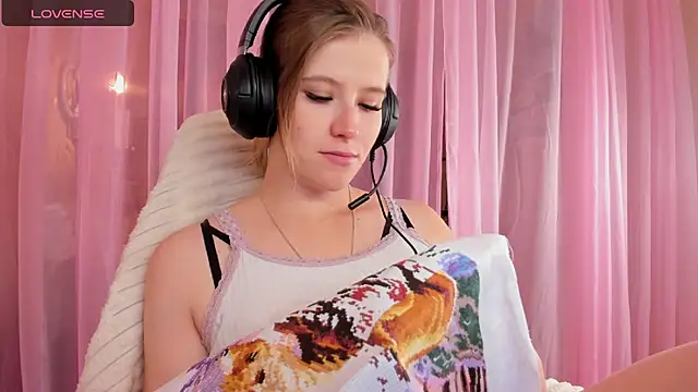 Snapshot of Anabel-Candy chatting on October 15, 2025, 6:24 am Anabel-Candy online show from October 15, 2025, 6:24 am