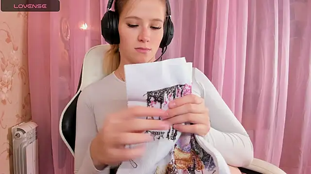 Snapshot of Anabel-Candy chatting on October 24, 2025, 6:32 am Anabel-Candy online show from October 24, 2025, 6:32 am