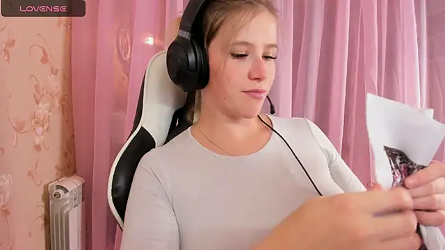 Snapshot of Anabel-Candy chatting on October 25, 2025, 6:35 pm Anabel-Candy online show from October 25, 2025, 6:35 pm