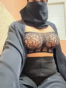 Snapshot of _Laiali_ chatting on November 13, 2025, 11:31 am Laiali online show from November 13, 2025, 11:31 am